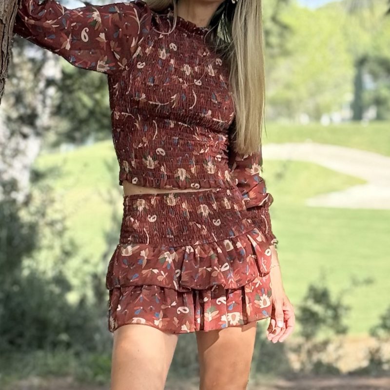 Conjunto top y minifalda pantalón  estampado