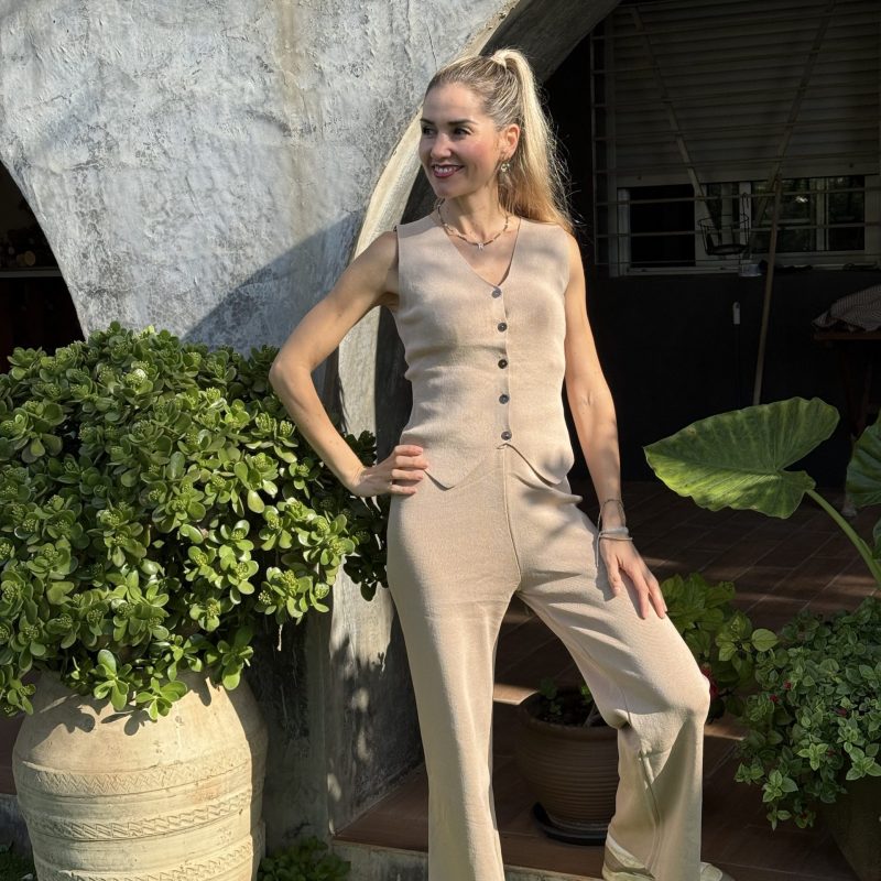 Conjunto punto chaleco pantalón wide leg