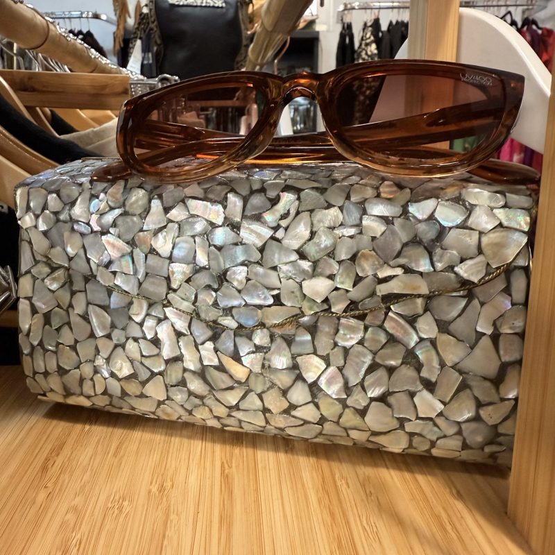Bolso clutch nácar iridiscente