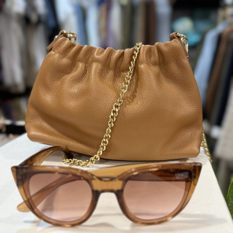 Bolso de piel con cadena dorada – Disponible en negro, camel y marrón
